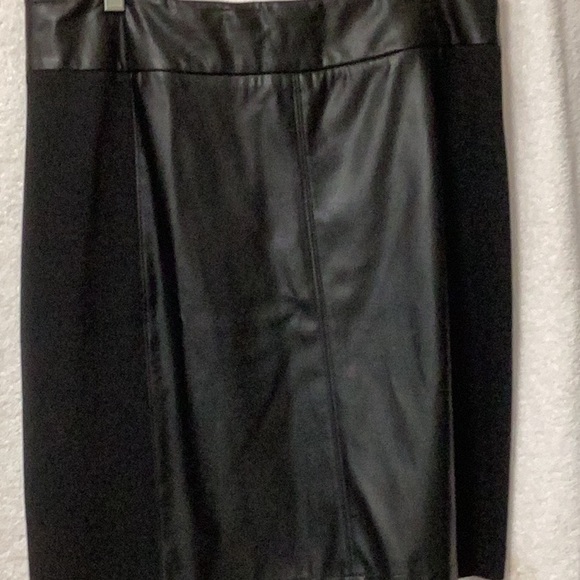 CAbi Faux Leather Black Skirt Size 14 - Picture 4 of 4